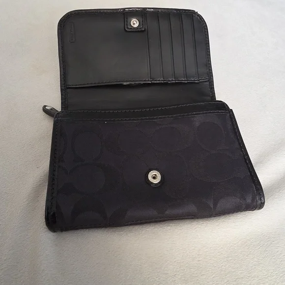 Coach Black Signature Wallet - Picture 2 of 7